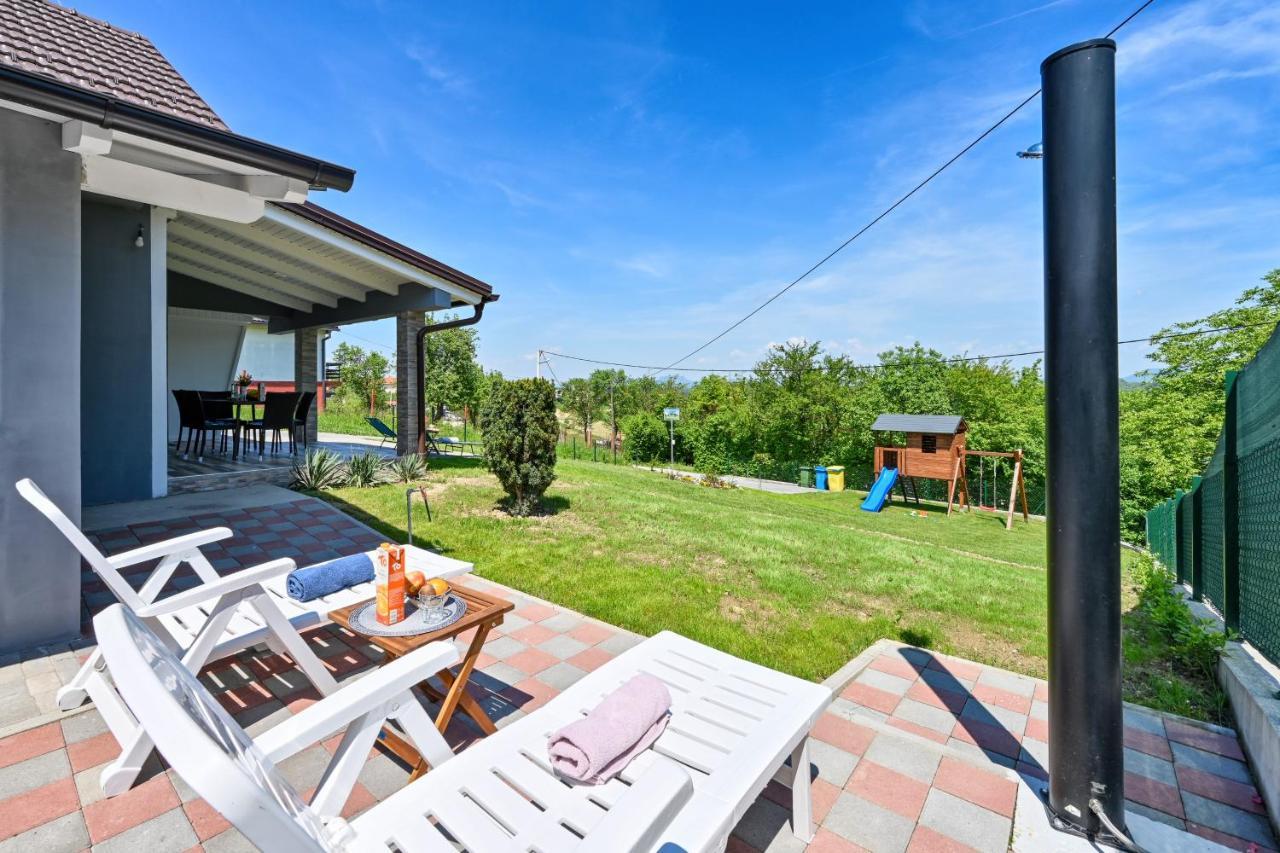 Cvetkova Hiza Sa Jacuzzijem Villa ตูเฮลย์สเก ตอปลิตเซ ภายนอก รูปภาพ