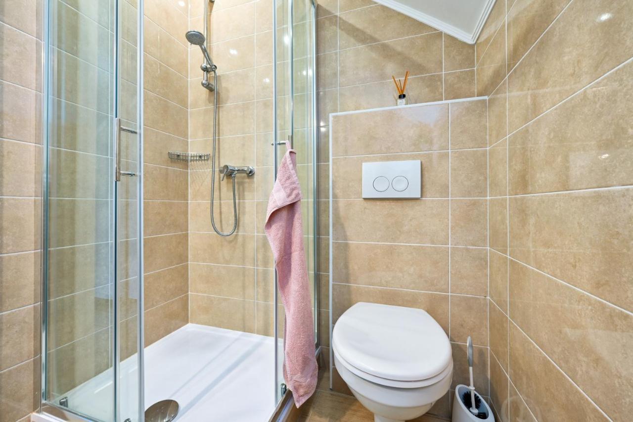 Cvetkova Hiza Sa Jacuzzijem Villa ตูเฮลย์สเก ตอปลิตเซ ภายนอก รูปภาพ