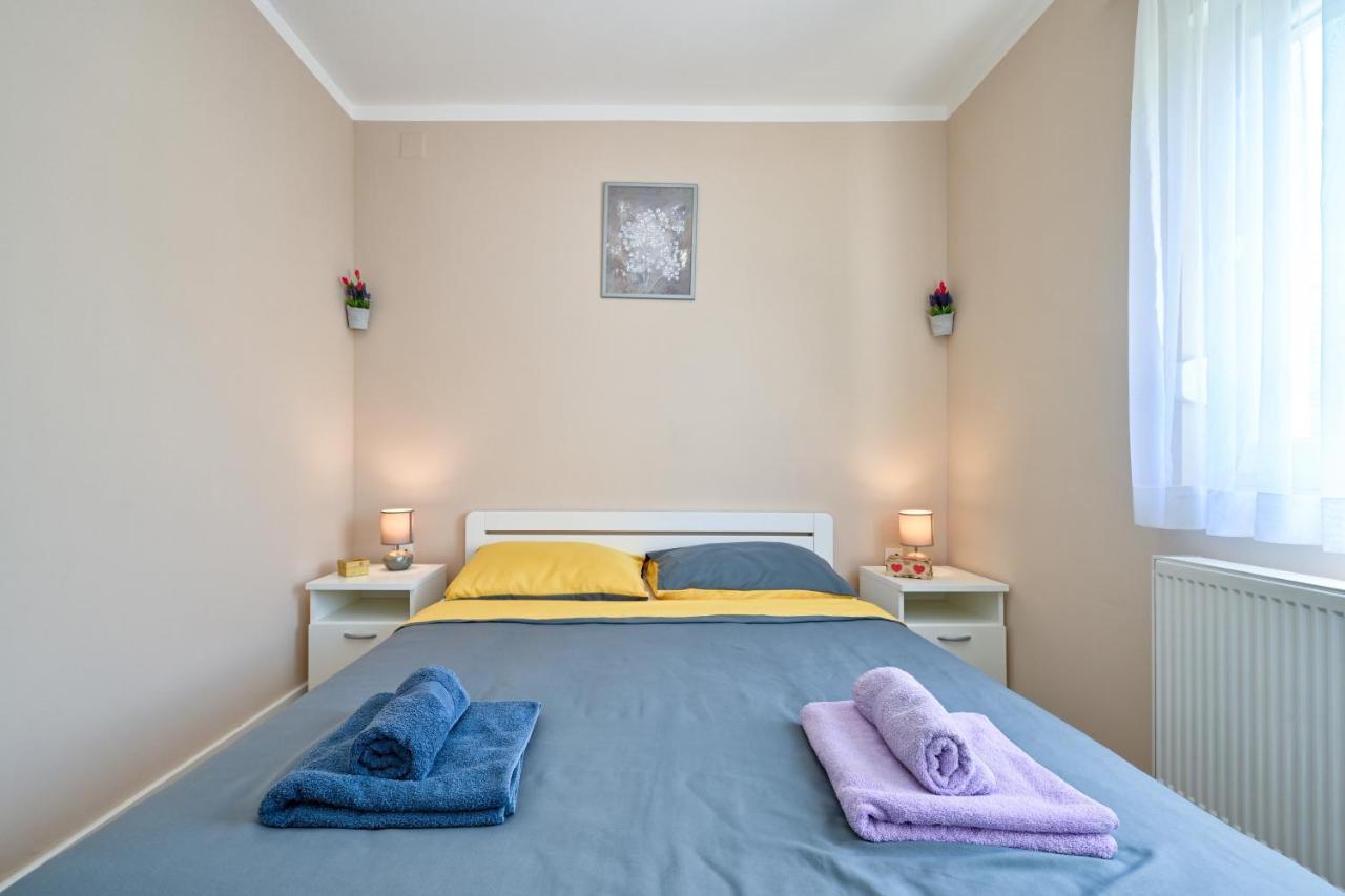 Cvetkova Hiza Sa Jacuzzijem Villa ตูเฮลย์สเก ตอปลิตเซ ภายนอก รูปภาพ