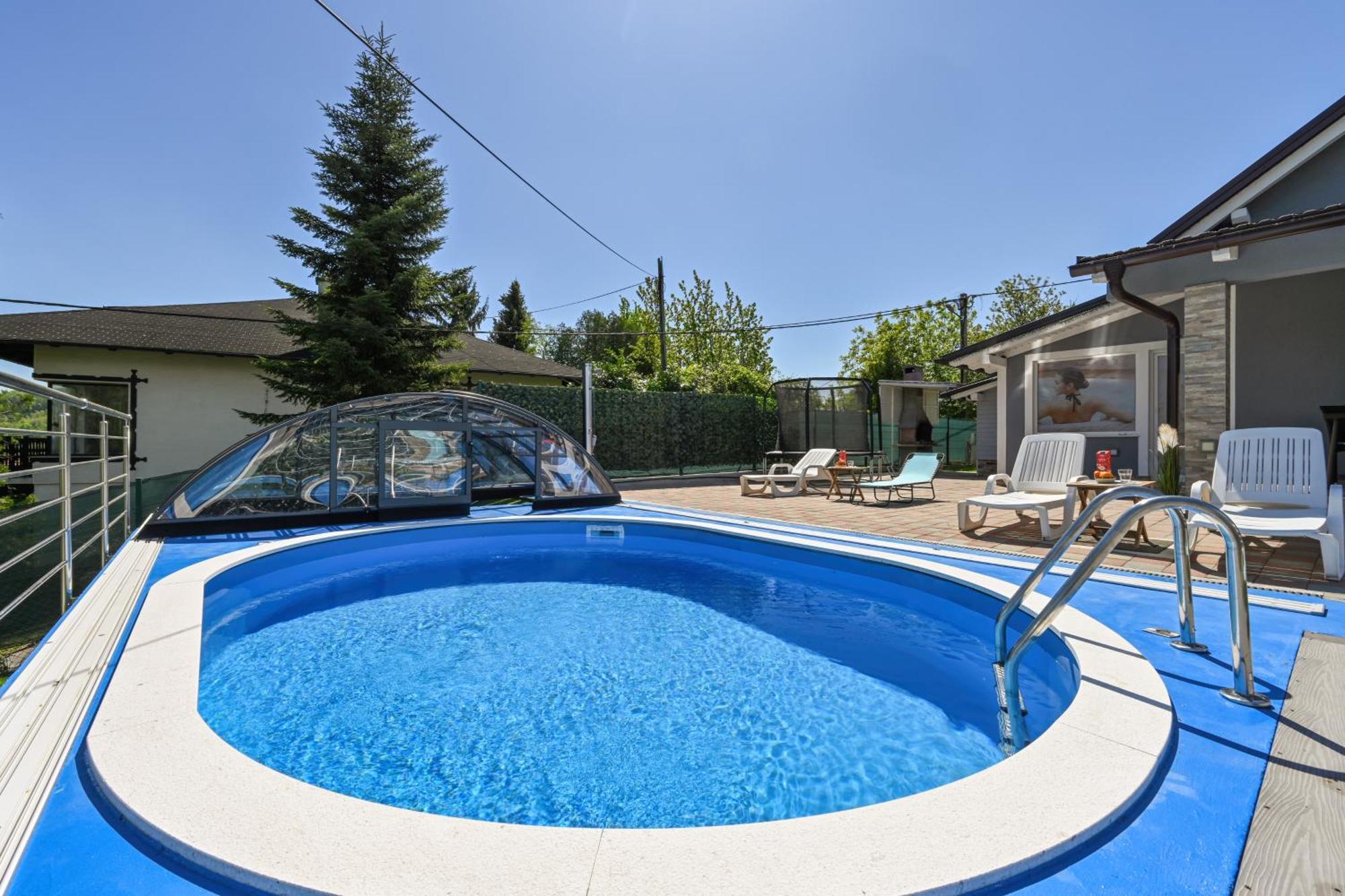 Cvetkova Hiza Sa Jacuzzijem Villa ตูเฮลย์สเก ตอปลิตเซ ภายนอก รูปภาพ